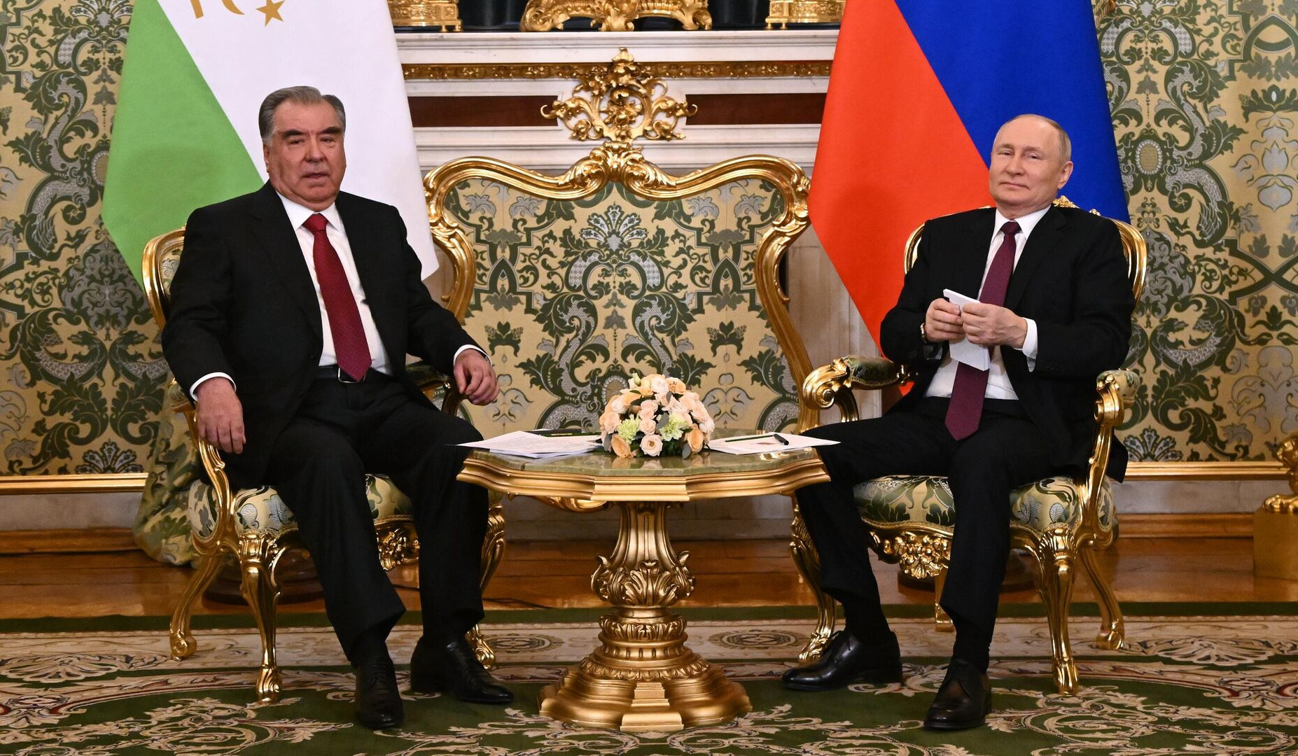 Putin discussed with Rahmon situation of labor migrants arriving from Tajikistan