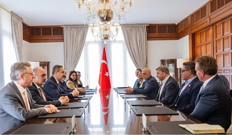 Фидан принял делегацию Комитета по вооруженным силам Палаты представителей США в Анкаре