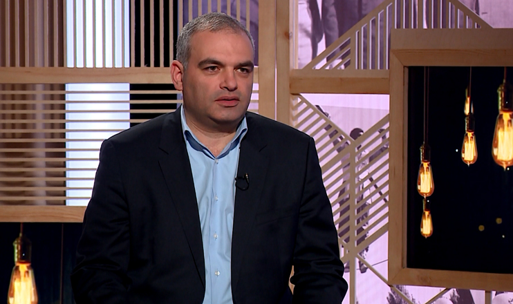Life in a Palm: Hayk Demoyan