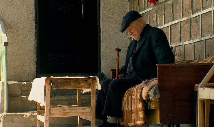 1 դար շարունակ նա մտովի վերադառնում է հայրենիք