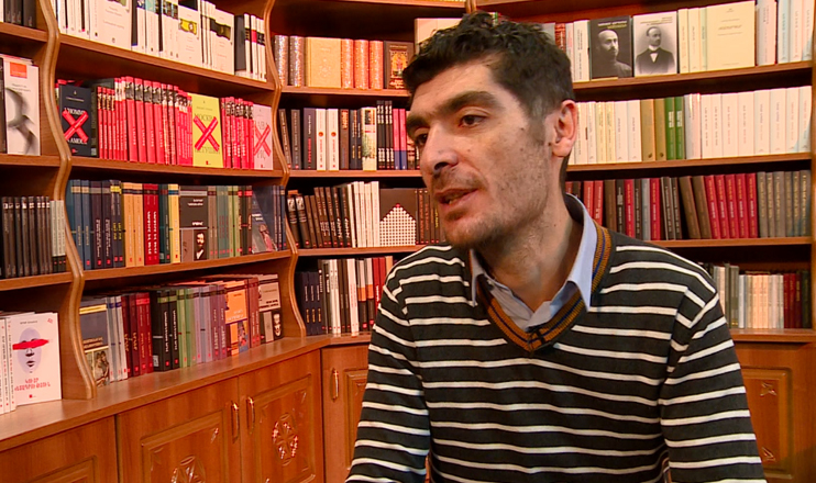 Bookshelf: Hovhannes Grigoryan