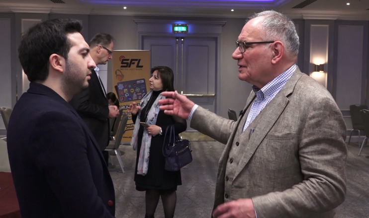 На площади