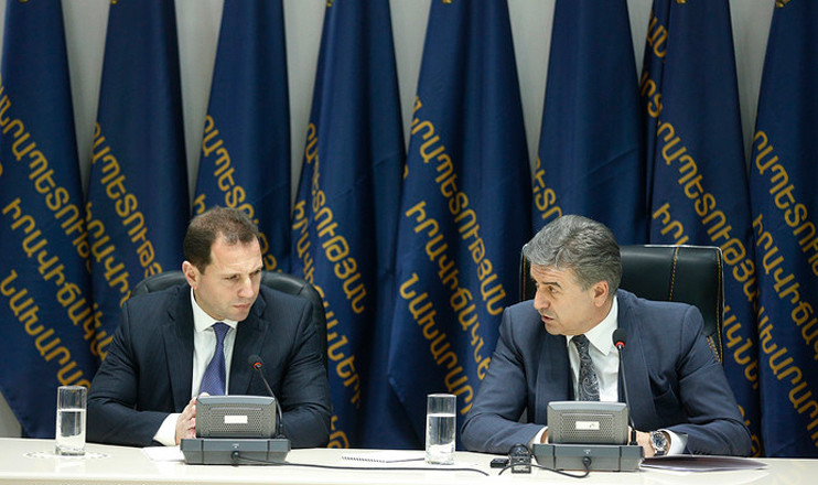 Agenda 09:00
