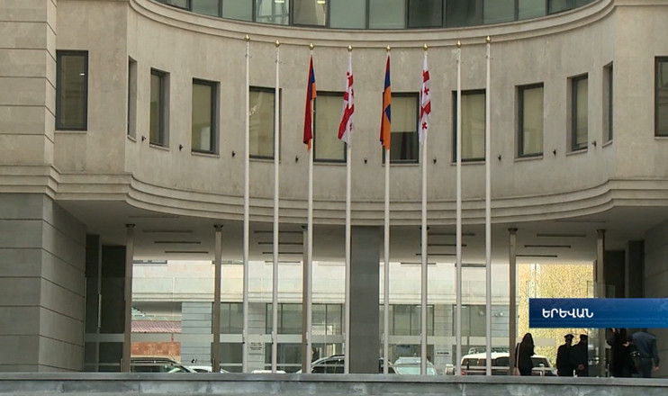 Agenda 09:00