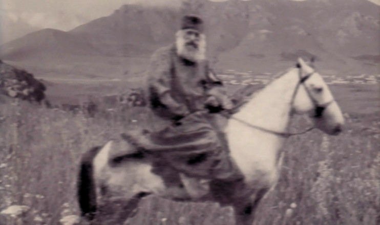 The story of a photo: Khrimyan Hayrik on a horse