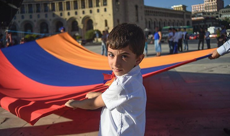 Պետական խորհրդանշանների հանրահռչակումը
