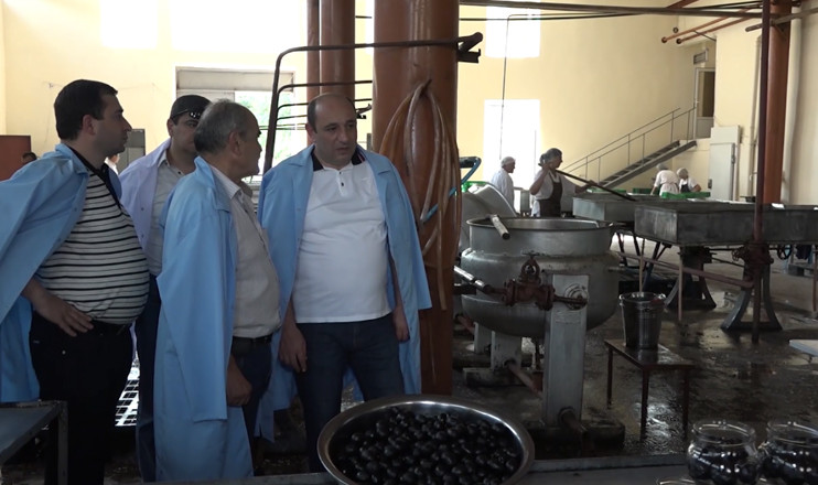 Առաջին տնտեսական