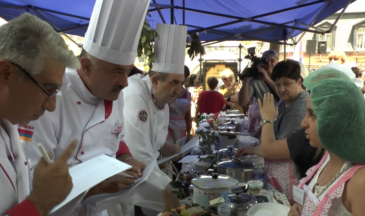 Առաջին տնտեսական