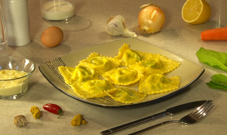Let's Cook Together: Ravioli with Carrot and Spinach