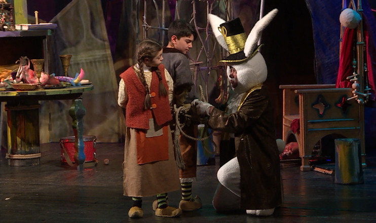 Behind the Curtain: Hansel and Gretel