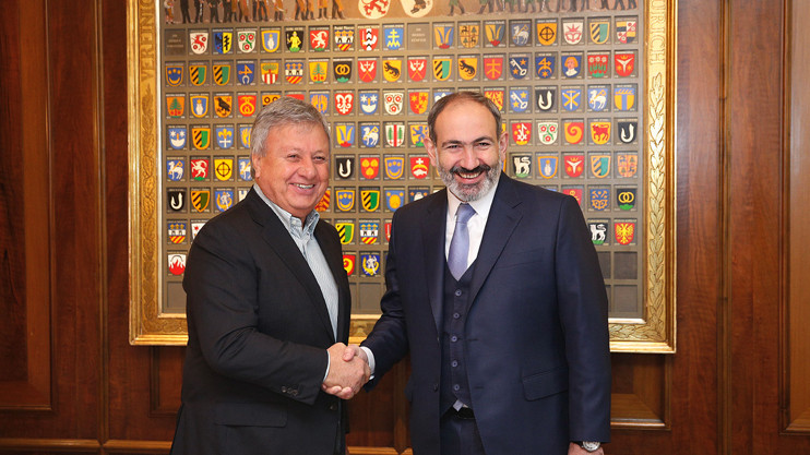 Вести 19:00