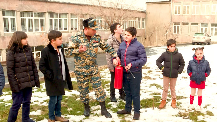911. Կրակմարիչ