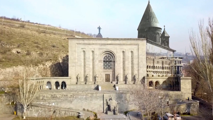 Краеугольный камень