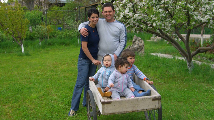 Возвращение к будущему. Реализованные на родине мечты: Патрисия и  Микаел Карсяны