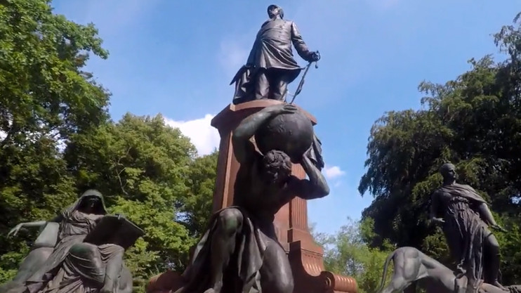 Օտար, ամայի ճամփեքի վրա. Բեռլին 2