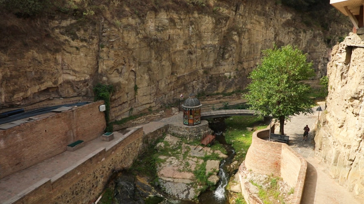 Օտար, ամայի ճամփեքի վրա. Թբիլիսի, Բոլնիս, Մցխեթ