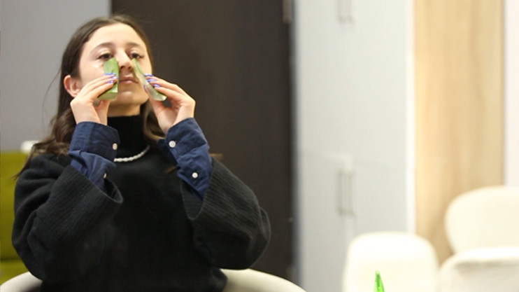 Healthy Lifestyle: Bell's Palsy, Canned Meats and Pastes