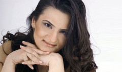 Անձայն մի երգ. Վարդուհի Վարդանյան