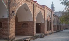 Հայն ու Հայաստանը. Կապույտ մզկիթ, սինագոգ