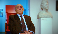 Փակ վարագույր. Ադամյանական առեղծված