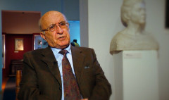 Փակ վարագույր. Կնոջ դերը բեմում