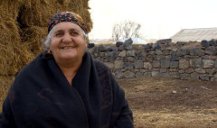 Ծաղկունք գյուղի հանելուկասաց, հեքիաթասեր Վարդանուշ տատի խրատները