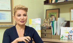 Մերոնք. Հելեն Ազարյան