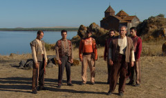 Ուս ուսի. Շարանի