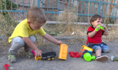 Մայրիկի օրագիրը. Խաղ ավազի հետ