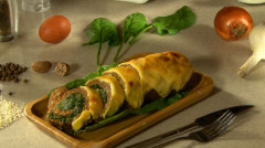 Готовим вместе. Рулет с мясом и шпинатом