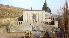 Հիմնաքարը. Եվս մեկ քայլ