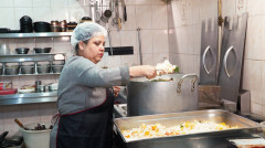 Այլազգի կամավորները՝ թիկունքում