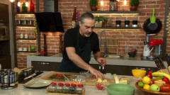 Готовим вместе. Рулет из куриного мяса и шпината