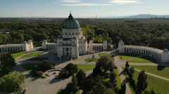 Օտար, ամայի ճամփեքի վրա. Վիեննա