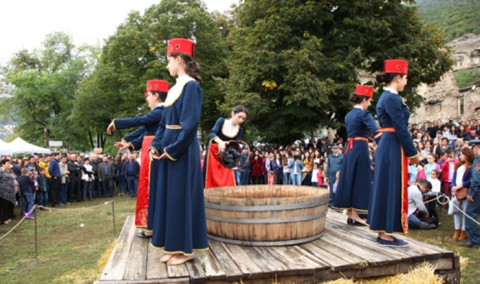 Առաջին տնտեսական