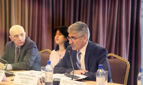 Չակերտներ. Գագիկ Մակարյան