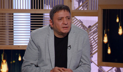Life in a Palm: Vahram Sahakyan