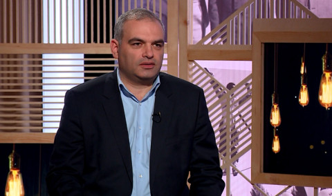 Life in a Palm: Hayk Demoyan