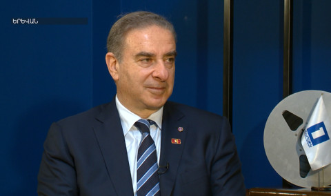 "Agenda: Interview". Michele Faraon