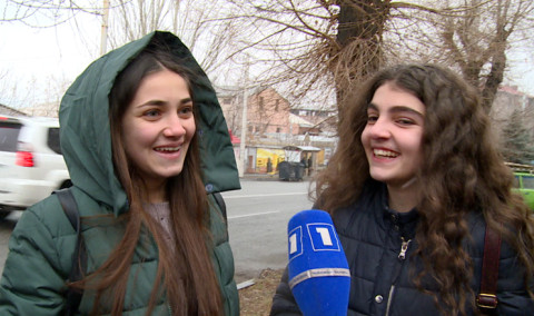 На улицах Еревана. Паруйр Севак