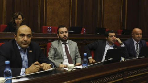 Парламентская неделя