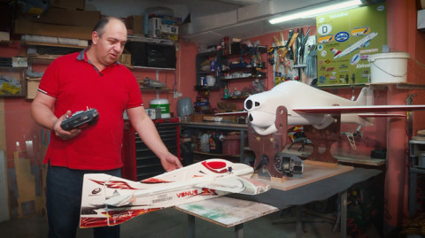 В гараже самолетов