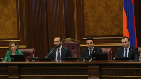 Парламентская неделя