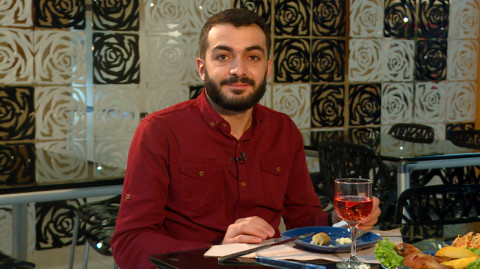 Этикет. За столом