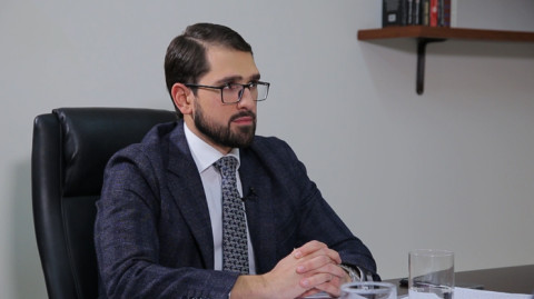 Մեկ պատուհան. Բարեգործության զոհերը