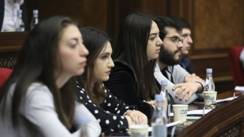 Парламентская неделя