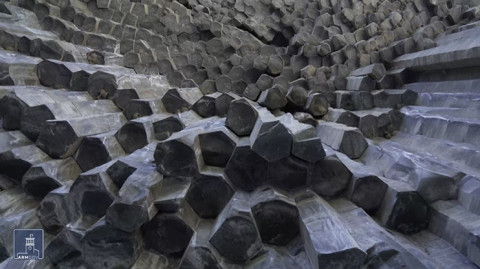 Հրապարակում