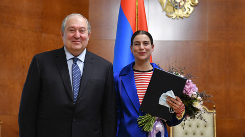 Вести 13:00