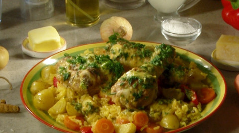 Готовим вместе. Соус с куриным мясом к гарниру