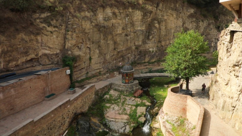 Օտար, ամայի ճամփեքի վրա. Թբիլիսի, Բոլնիս, Մցխեթ